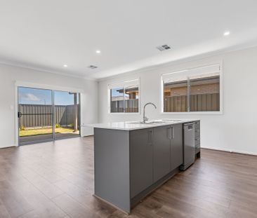 BRAND NEW 4 BEDROOM HOME - Photo 6