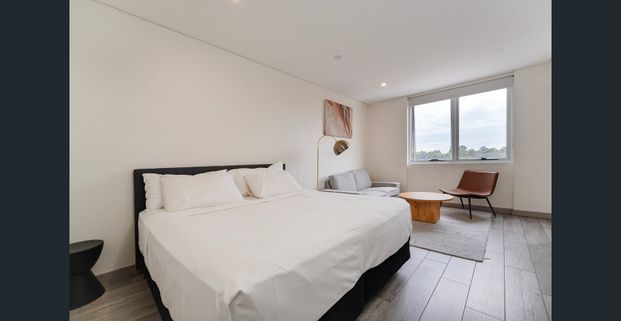 Move in ready studio apartment! - Photo 1