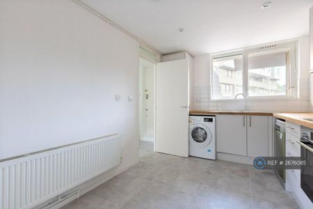 3 bedroom flat to rent - Photo 3