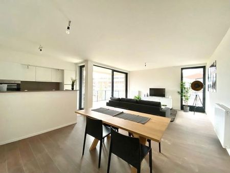 Appartement te huur - foto 2