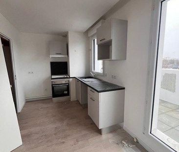 BEAU T4 AVEC BALCON ET TERRASSE . UN PARKING - Photo 2