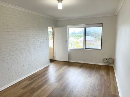 Victoria Park - Photo 3