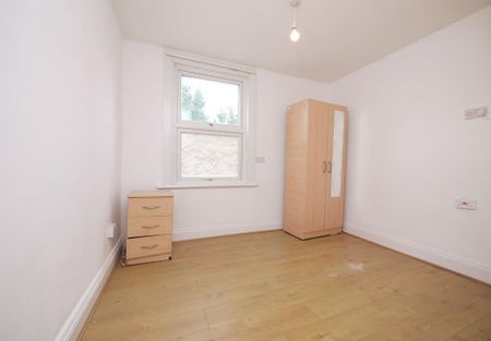 4 bedroom terraced house to rent - Photo 5