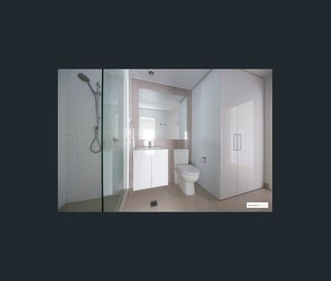 Stylish Windsor Living in a Prime High Street Location - Photo 4