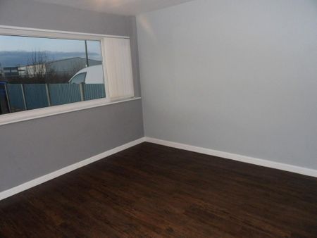 3 bedroom semi-detached house to rent - Photo 3