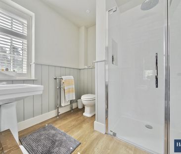 4 bedroom detached house to rent - Photo 2