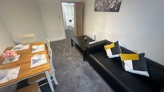 Room 1, Swan Street, Warwick - Photo 2