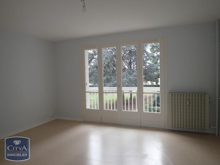 Location Appartement 1 pièce 33m² CHATEAUROUX 36000 - Photo 2