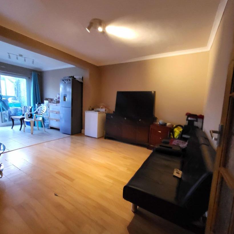4 bedroom terraced house to rent - Photo 1
