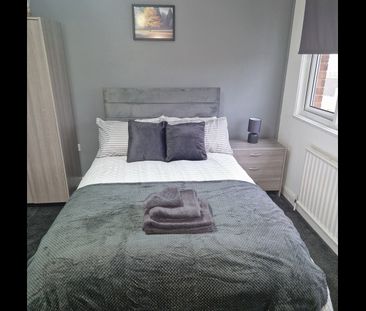 Room in a Shared House, Brendon Avenue, LU2 - Photo 1