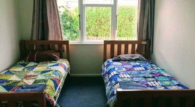 Charming 3BR Family Home in Glengarry - Photo 1