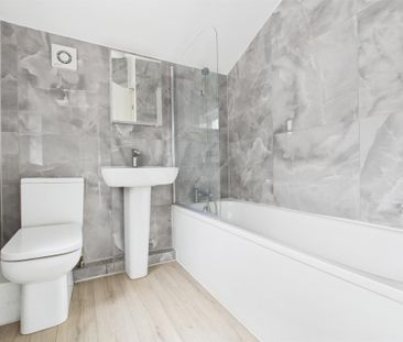 2 bedroom End of terrace house to rent - Photo 2