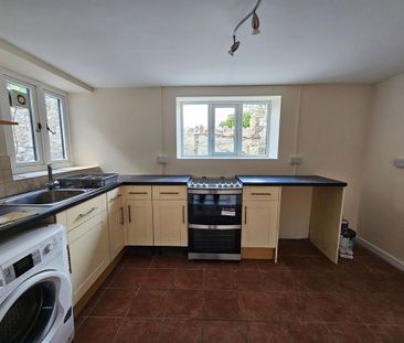 3 bedroom terraced house to rent - Photo 3