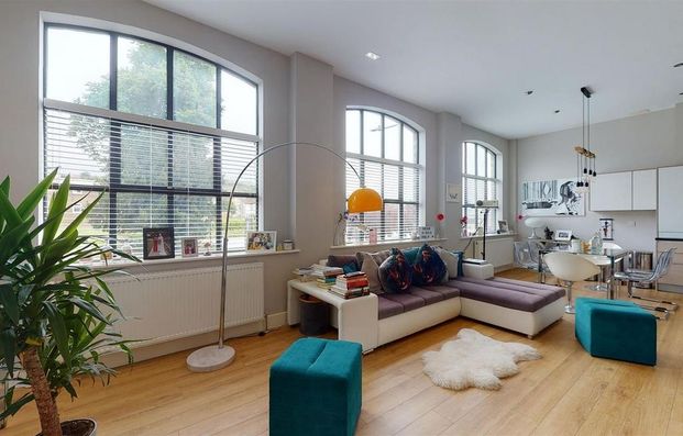 2 bedroom flat to rent - Photo 1