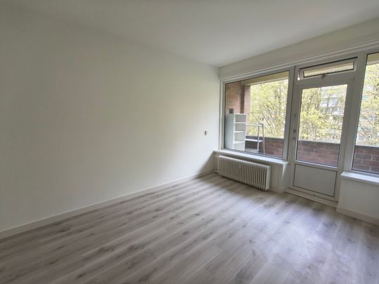 Appartement te huur: Zuid-Hollandstraat 72-3 1082 EL Amsterdam - Photo 1