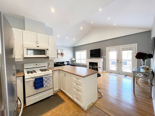 For Lease - 38 Hurst Drive, Barrie, Ontario - Photo 1