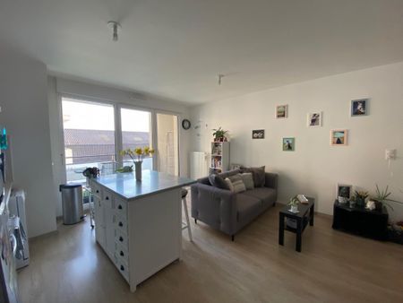 Location Appartement 2 pièces 47m² DEVILLE LES ROUEN 76250 - Photo 2