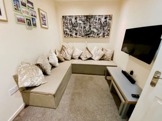 4 Bedroom House - Photo 1