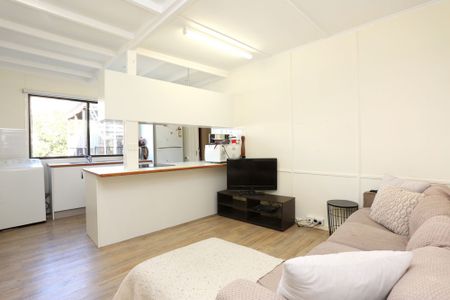 CENTRAL COOLANGATTA TWO BEDROOM UNIT - Photo 5