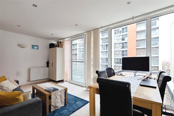 1 bedroom flat to rent - Photo 1