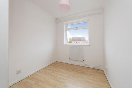 3 bedroom house to rent Dorking Crescent, Clacton-on-Sea, CO16 - Photo 3