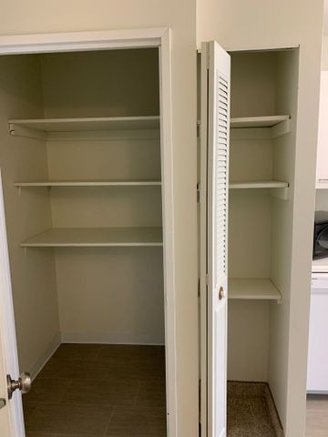 2 BDRM/1 BATH - 630 8TH ST E - Available DEC 1 - Photo 2