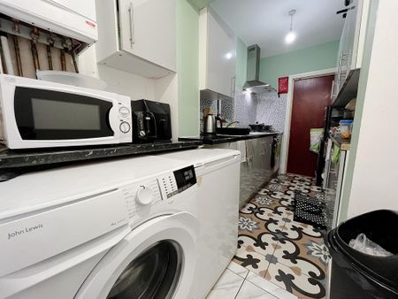 Terraced house to rent - Photo 5