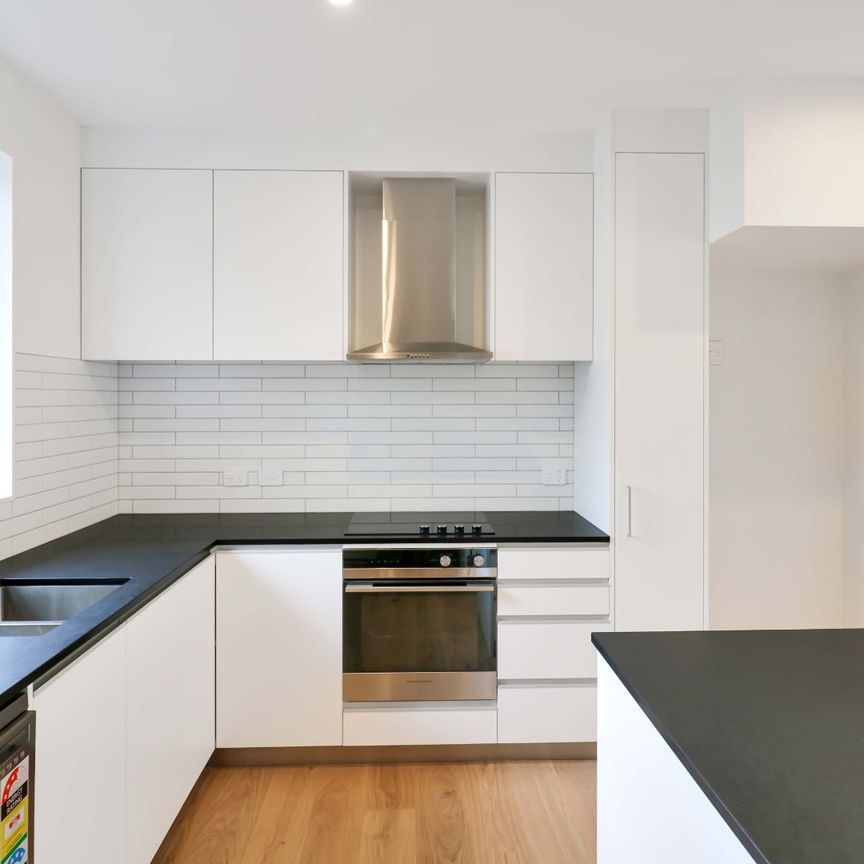 Architecturally Designed Three-Bedroom Townhouse – Karori - Photo 1