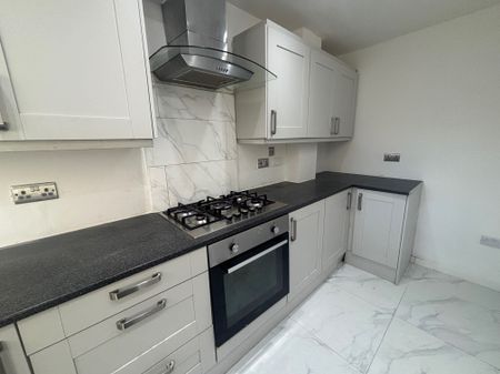 Fredas Grove, Birmingham - Photo 3