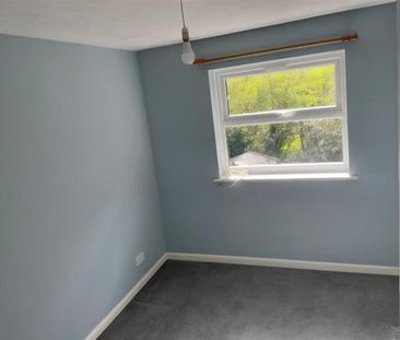 2 bedroom end of terrace house to rent - Photo 1