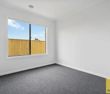 Sophisticated Design Meets Everyday Convenience - Photo 2
