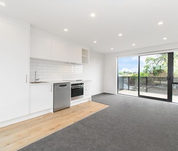 Modern living in New Lynn - Photo 2