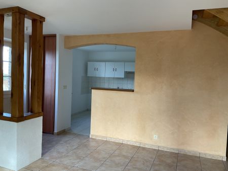 Location Maison 4 pièces 97m² ST CALAIS 72120 - Photo 2