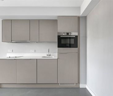 High Road, N12, London - Photo 5