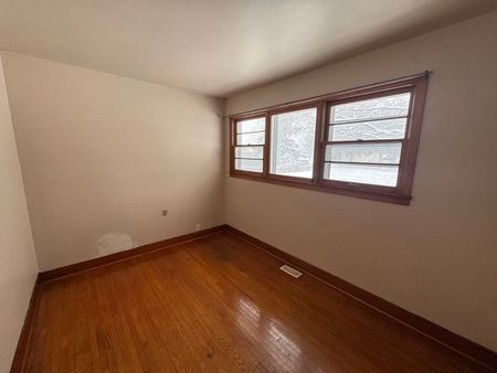 For Lease - 71 Prince Of Wales Drive Unit# Main, Belleville, Ontario - Photo 3
