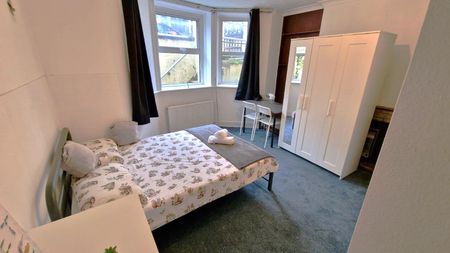 Wayside, Bournemouth, BH1 - Photo 3