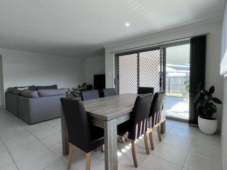 PERFECT FAMILY HOME - Photo 2