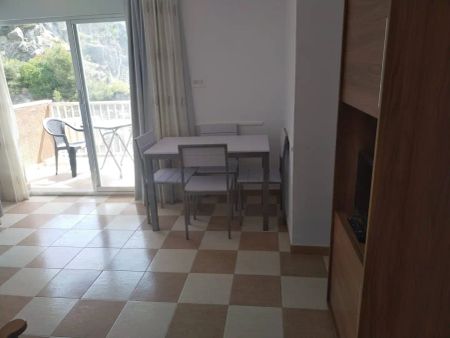 Piso de alquiler en Paseo Reina Sofía, 3, Velilla - Velilla Taramay - Foto 2