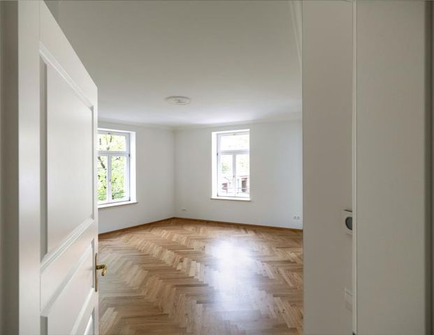 Denkmalgeschützte Dachgeschoss-Maisonette-Wohnung ! - Photo 1