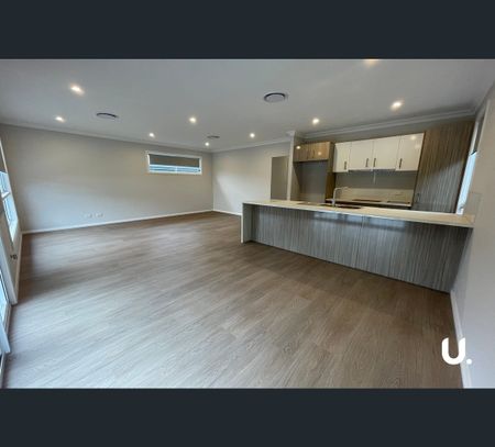 10 Bowral Crescent, Tullimbar, NSW 2527 - Photo 5
