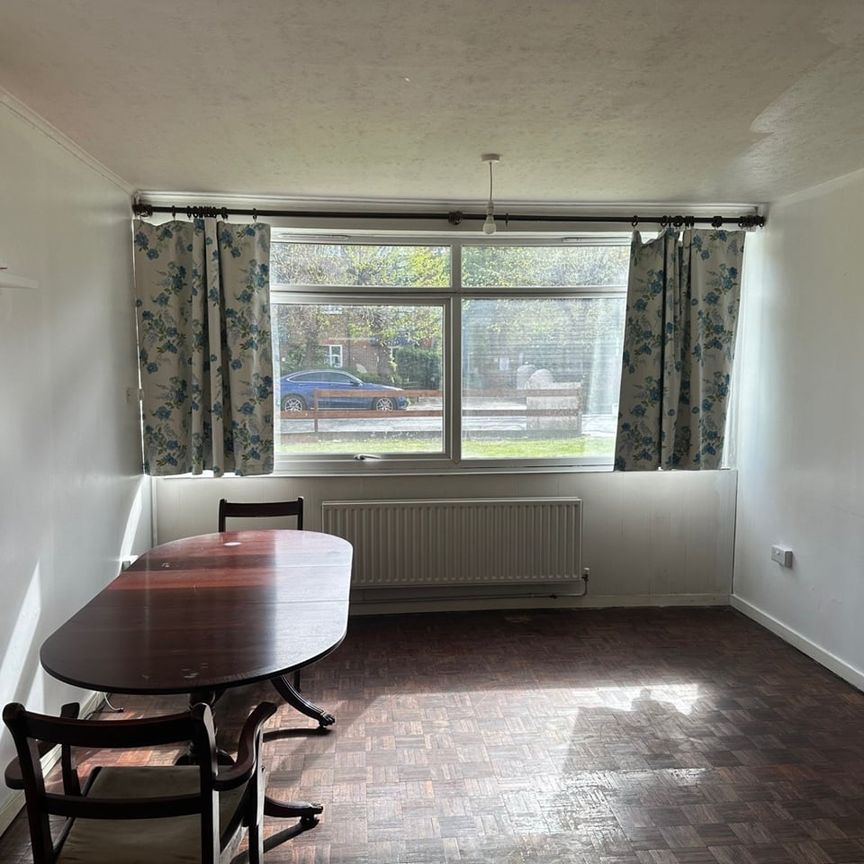 2 Bed Flat, Tavistock Road, CR0 - Photo 1