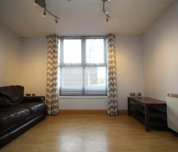 2 bedroom ground floor flat to rent - Photo 1