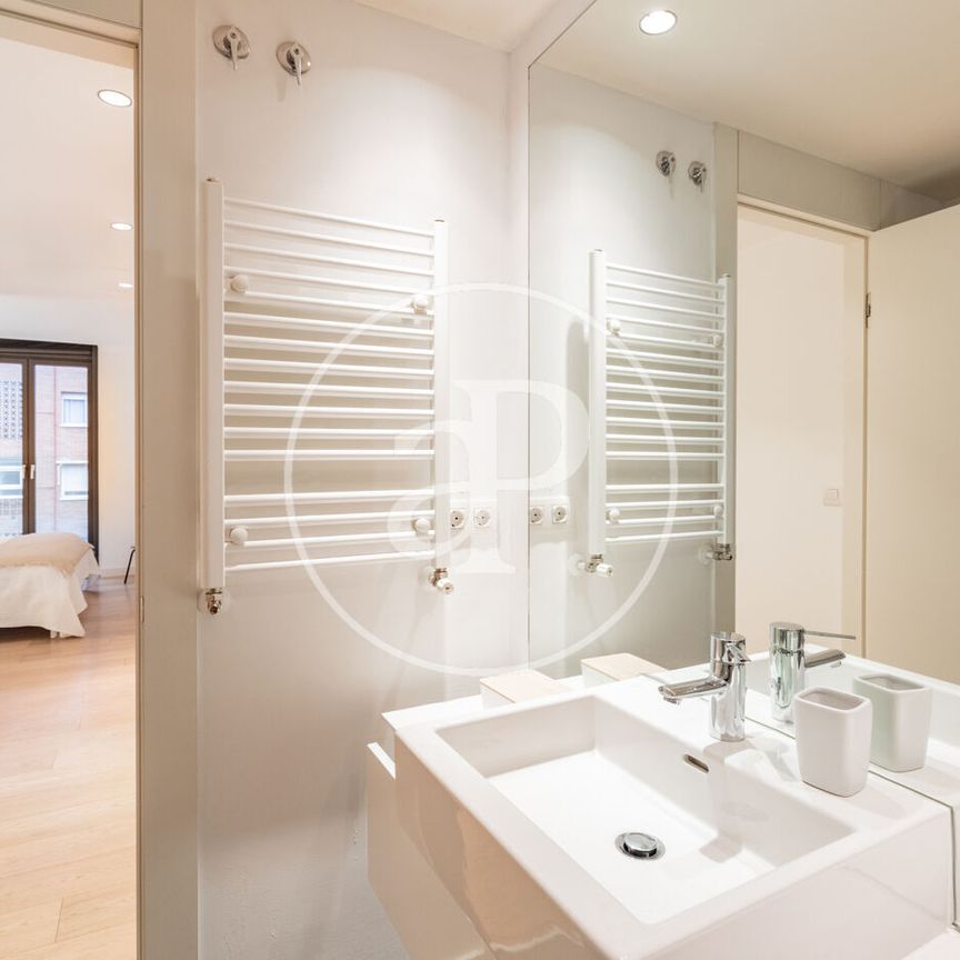 Penthouse for rent in Vallehermoso (Madrid) - Photo 1