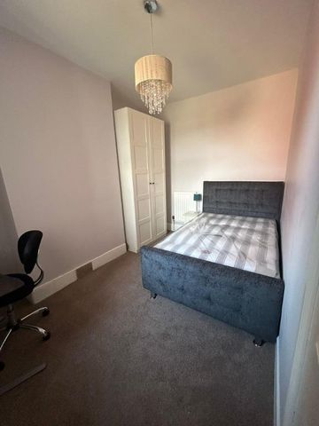 4 bedroom terraced house to rent - Photo 4