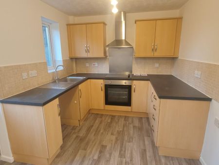 3 bedroom terraced house to rent - Photo 5