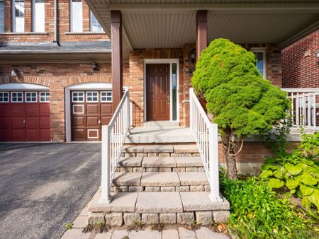 For Lease - 48 Dylan Street, Vaughan, Ontario - Photo 3