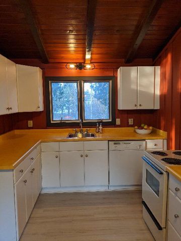 For Lease - 209287 26 Highway, Blue Mountains, Ontario - Photo 2