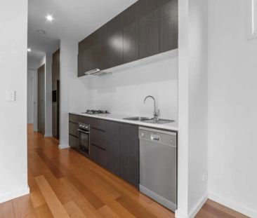 “Modern Elegance & Privacy in a Prime Location” - Photo 4