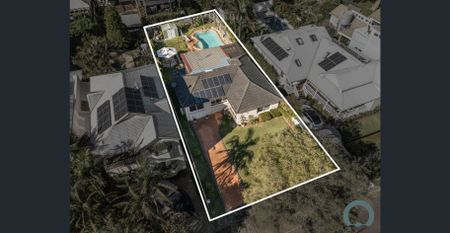 FAMILY HOME WITH RESORT-STYLE ENTERTAINING - Photo 5