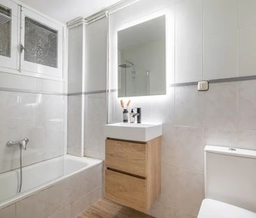 Avinguda de la Mare de Déu de Montserrat, Barcelona, Catalonia 08024 - Photo 3